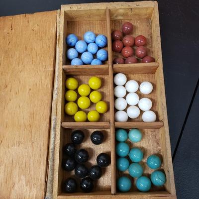 LOT 166: Vintage Chinese Checkers Boards with Marbles & Drueke Wooden Cribbage Set