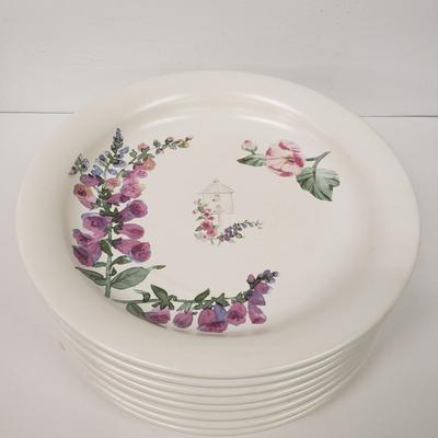 LOT 168: Pfaltzgraff Cape May Everyday Dishes
