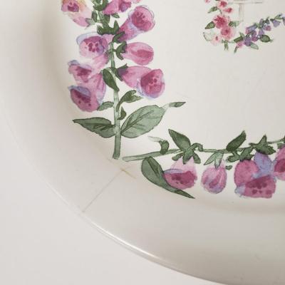 LOT 168: Pfaltzgraff Cape May Everyday Dishes