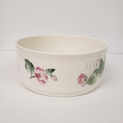 LOT 169: Collection of Cape May Tableware by Pfaltzgraff