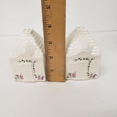 LOT 169: Collection of Cape May Tableware by Pfaltzgraff