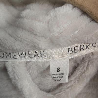 LOT 193: Berskshire Homeware Robe, 2 Pairs of Slippers, and Blanket