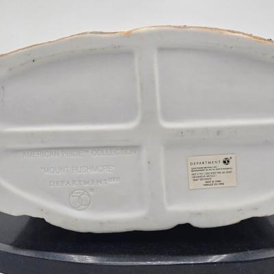 LOT 194: Dept. 56 American Pride Series - Mount Rushmore Monument w/ Marble Base