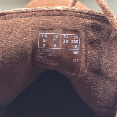 LOT 195: Clark's Boots