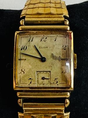 Sale Photo Thumbnail #88: 1940's style, inset second hand at the 6 position.  Blue steel hands. Working.  Gemex stretch band.