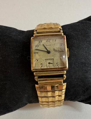 Sale Photo Thumbnail #87: 1940's style, inset second hand at the 6 position.  Blue steel hands. Working.  Gemex stretch band.