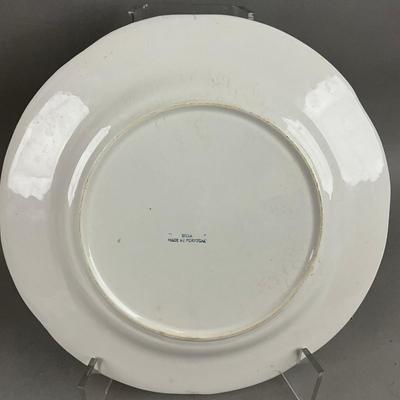 K387 Set Of Four White Majolica Serving Pieces