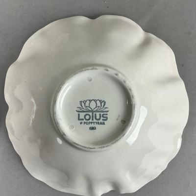 K387 Set Of Four White Majolica Serving Pieces