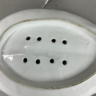 K388 Set Of Three White Porcelain Strainers