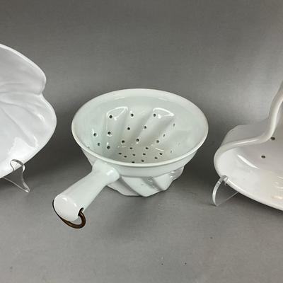 K388 Set Of Three White Porcelain Strainers