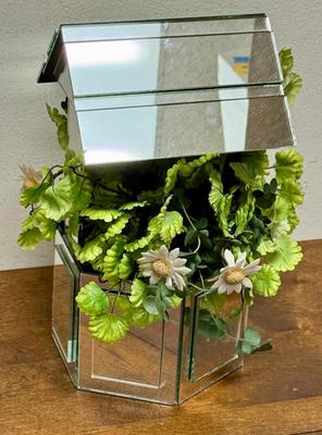 Sale Photo Thumbnail #250: In good previously owned condition.