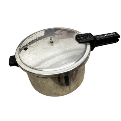 Sale Photo Thumbnail #151: Presto Pressure Cooker Model 01263 with Knob & Booklet