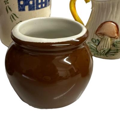 Sale Photo Thumbnail #165: Lot of 5 Assorted Vintage Dishware, Serving - Fire King mug, stoneware - no chips detected