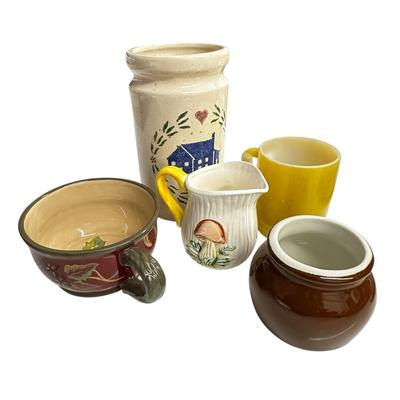 Sale Photo Thumbnail #172: Lot of 5 Assorted Vintage Dishware, Serving - Fire King mug, stoneware - no chips detected