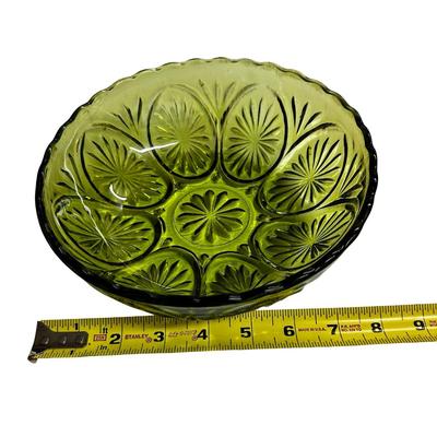 Sale Photo Thumbnail #276: Anchor Hocking Cameo and Star Medallion Green Glass Serving Bowl, no chips