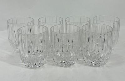 Sale Photo Thumbnail #408: Vertical ribbed design. In very good condition.