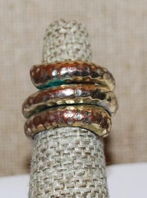 Size 6½ Vintage Red & Gold Hammered "SNAKE" RING with Patina Markings (9.4g)