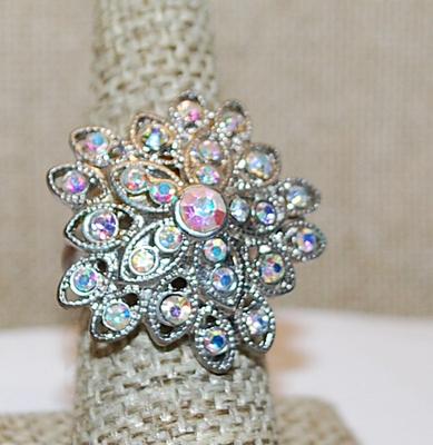 Size 7 Beautiful Vintage Style Large 25 Iridescent Stones FLOWER RING with Solid Blemished Band (10.0g)