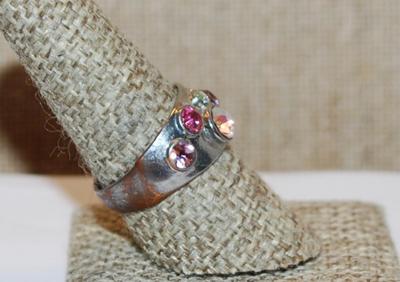 Size 9 Iridescent Beveled & Cupped Stones RING on a Blemished Copper/Silver Tone Band (4.6g)