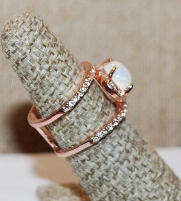 Size 6 Horizontal Light Blue Opaque Center Stone RING Set on Bejeweled Rose Gold Ladder Band (4.3g)