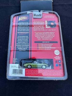 JOHNNY LIGHTNING “ELVIS PRESLEY” ‘67 CORVETTE CONVERTIBLE