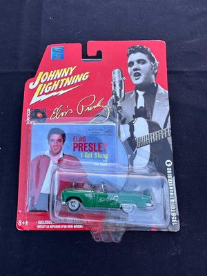 JOHNNY LIGHTNING “ELVIS PRESLEY” 1956 FORD THUNDERBIRD