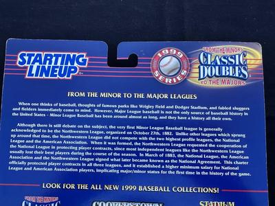 STARTING LINEUP CLASSIC DOUBLE “MARK McGWIRE” FIGURES