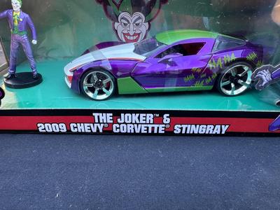 JADA “THE JOKER & 2009 CHEVY CORVETTE STINGRAY” DIE CAST FIGURE