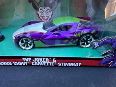 JADA “THE JOKER & 2009 CHEVY CORVETTE STINGRAY” DIE CAST FIGURE
