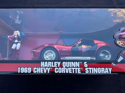 JADA “HARLEY QUINN & 1969 CHEVY CORVETTE STINGRAY” DIE CAST FIGURE
