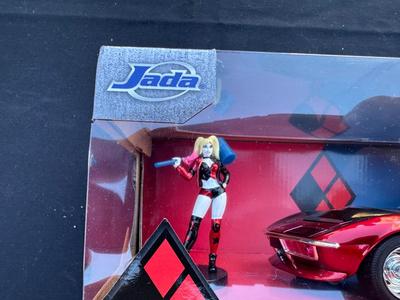 JADA “HARLEY QUINN & 1969 CHEVY CORVETTE STINGRAY” DIE CAST FIGURE