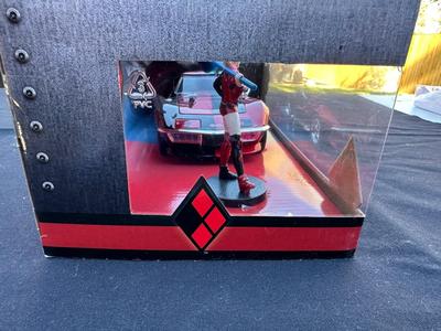 JADA “HARLEY QUINN & 1969 CHEVY CORVETTE STINGRAY” DIE CAST FIGURE