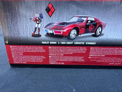 JADA “HARLEY QUINN & 1969 CHEVY CORVETTE STINGRAY” DIE CAST FIGURE