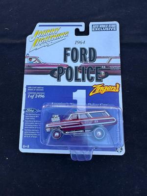 JOHNNY LIGHTNING LIMITED EDITION 1964 FORD POLICE COUNTRY SQUIRE