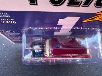 JOHNNY LIGHTNING LIMITED EDITION 1964 FORD POLICE COUNTRY SQUIRE