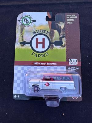 BIG COUNTRY COLLECTIBLES - HUETT FARMS 1965 CHEVY SUBURBAN