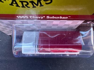 BIG COUNTRY COLLECTIBLES - HUETT FARMS 1965 CHEVY SUBURBAN