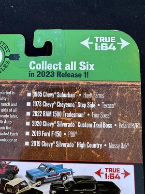 BIG COUNTRY COLLECTIBLES - HUETT FARMS 1965 CHEVY SUBURBAN