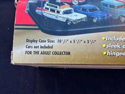 JOHNNY LIGHTNING 3-IN-1 SHOWCASE DISPLAY CASE