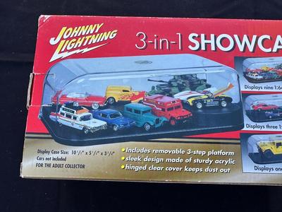 JOHNNY LIGHTNING 3-IN-1 SHOWCASE DISPLAY CASE