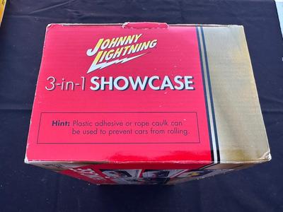 JOHNNY LIGHTNING 3-IN-1 SHOWCASE DISPLAY CASE