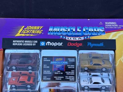 JOHNNY LIGHTNING MUSCLE CARS USA 10-CAR SET