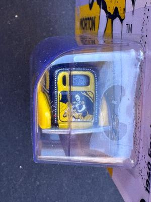 JOHNNY LIGHTNING MORTON SALT 1940 FORD SEDAN DELIVERY