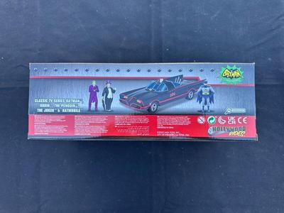 JADA CLASSIC TV SERIES BATMAN, ROBIN, THE PENGUIN, THE JOKER AND BATMOBILE DIE CAST FIGURE