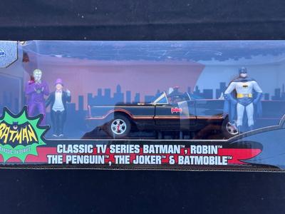 JADA CLASSIC TV SERIES BATMAN, ROBIN, THE PENGUIN, THE JOKER AND BATMOBILE DIE CAST FIGURE