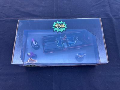 JADA CLASSIC TV SERIES BATMAN, ROBIN, THE PENGUIN, THE JOKER AND BATMOBILE DIE CAST FIGURE