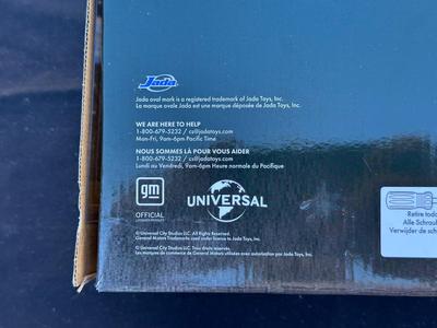 JADA - UNIVERSAL MONSTERS FRANKENSTEIN & 1957 CHEVROLETSUBURBAN