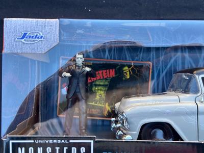 JADA - UNIVERSAL MONSTERS FRANKENSTEIN & 1957 CHEVROLETSUBURBAN