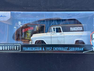 JADA - UNIVERSAL MONSTERS FRANKENSTEIN & 1957 CHEVROLETSUBURBAN