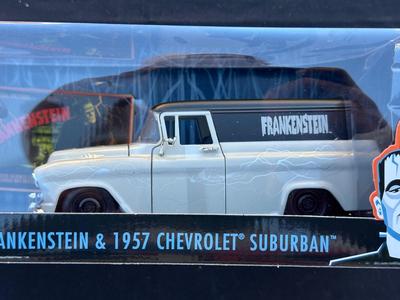 JADA - UNIVERSAL MONSTERS FRANKENSTEIN & 1957 CHEVROLETSUBURBAN